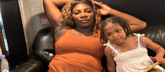 Serena Williams SHAMES Paris restaurant f